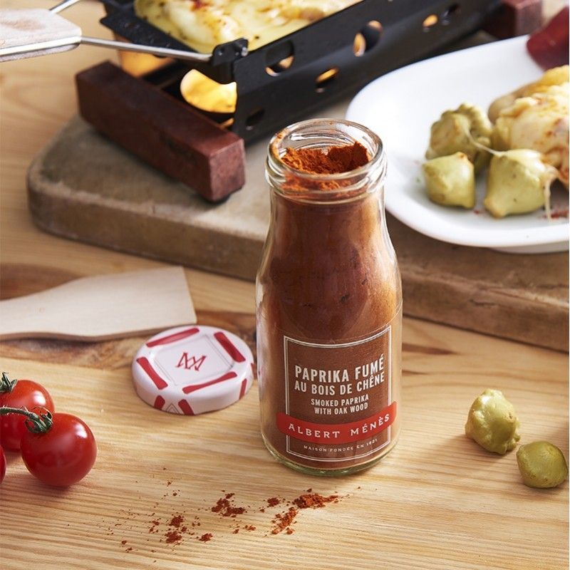 atmosphere photo of the pot of Oak Wood Smoked Paprika Albert Ménès
