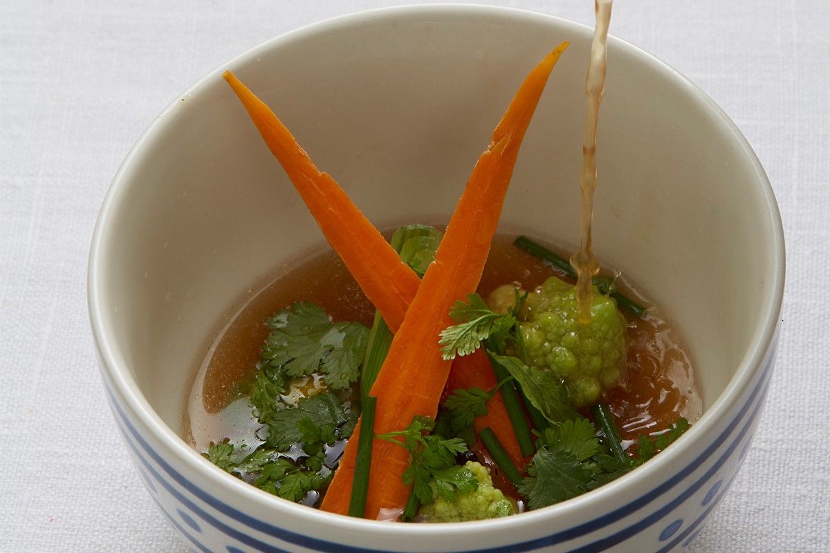 Bouillon de légumes aux poivres et baies Bouillon de légumes aux poivres et baies