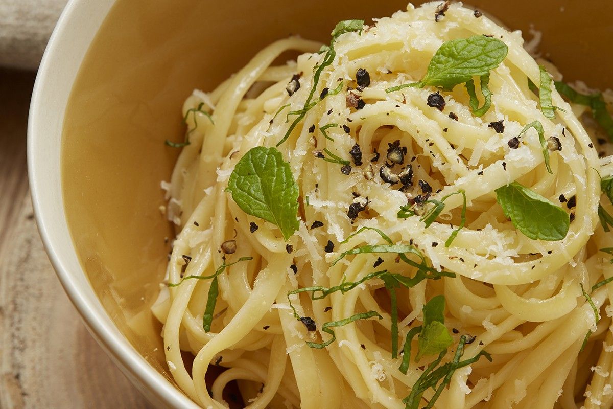 Linguini de menthe et poivre de Kampot noir Linguini de menthe et poivre de Kampot noir