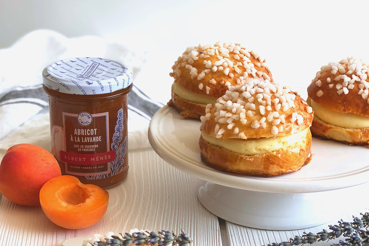 Tarte Tropézienne à la confiture d'abricot et de lavande Tarte Tropézienne à la confiture d'abricot et de lavande