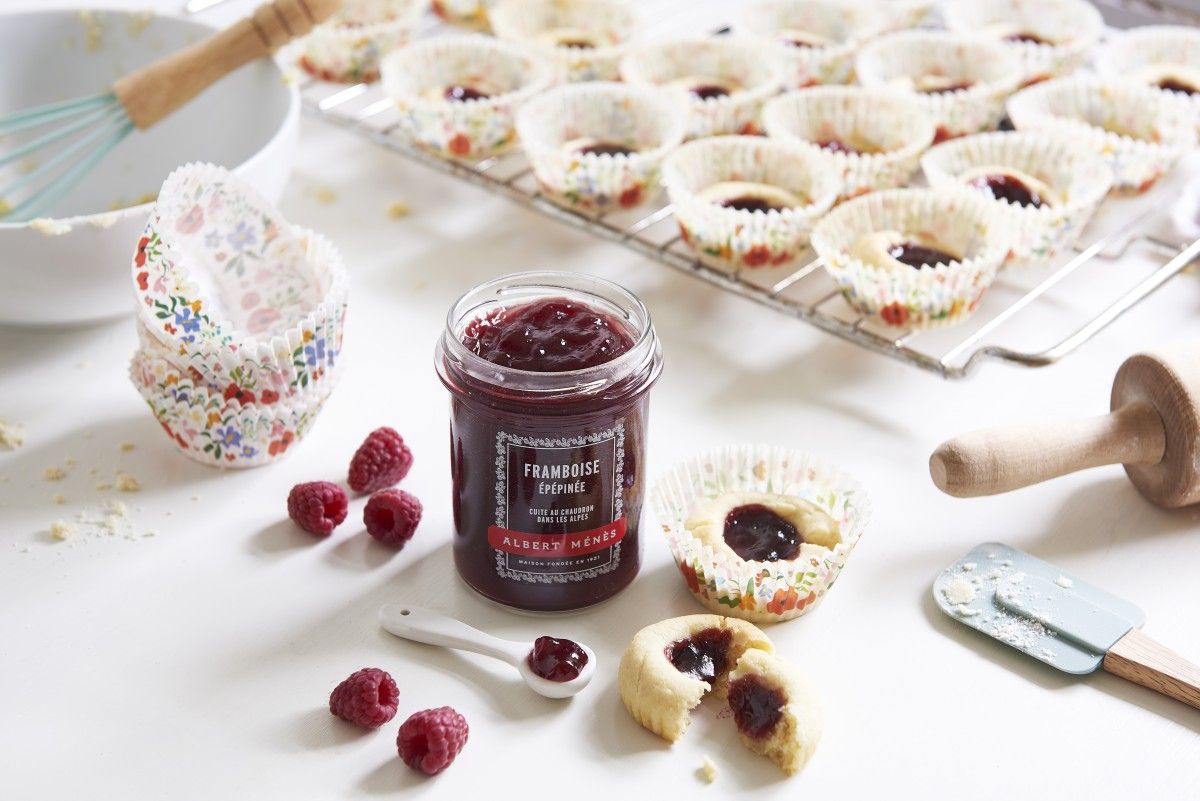 Petit biscuit suédois à la confiture de framboise Petit biscuit suédois à la confiture de framboise