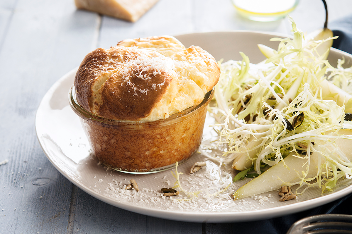 Soufflé au fromage et aux fines herbes Soufflé au fromage et aux fines herbes